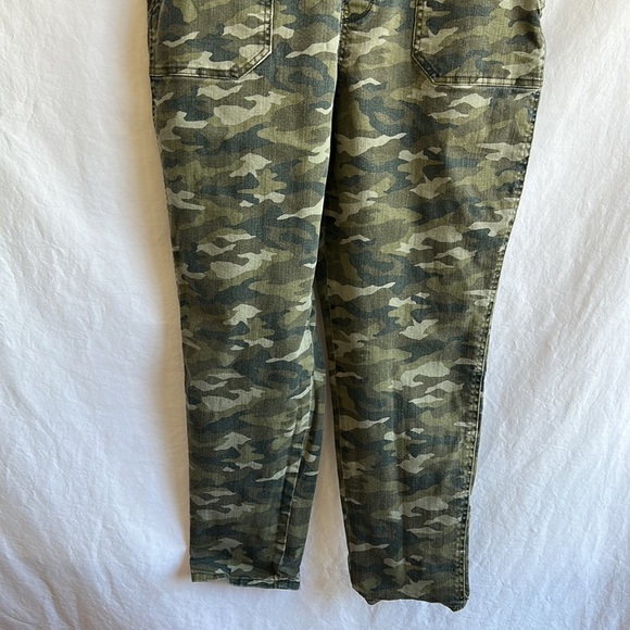 No Boundaries ‘80s style green camo overalls, size XL 15–17) - Picture 2 of 7